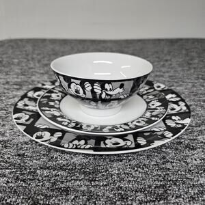 Disney Mickey Mouse & Goofy Grid Dinnerware Set 3 Piece Black & White